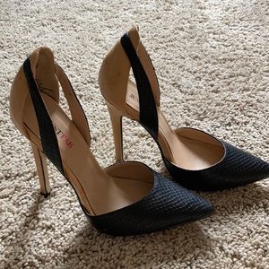 Beautiful black/ tan JustFab heels